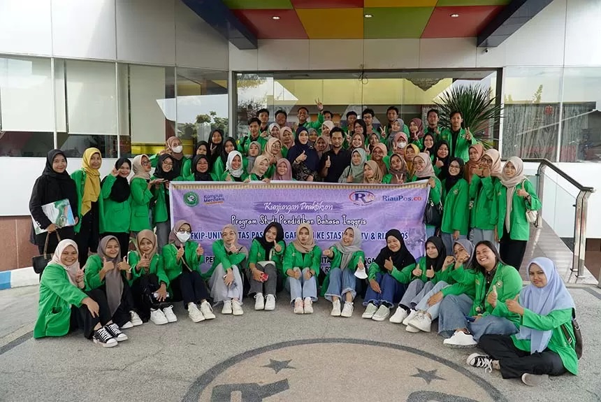 Perdalam Pengetahuan Jurnalistik, Mahasiswa FKIP-UPP Kunjungi Riau Pos