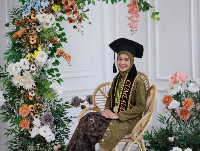 Pemuncak Wisuda Tahun 2022 Ajak Adik-adik Songsong Masa Depan Bersama UPP